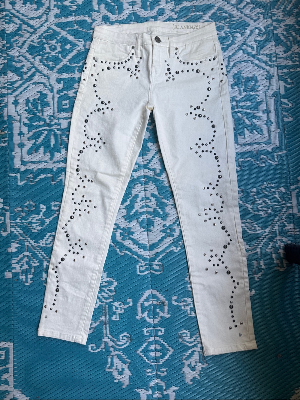 Blank NYC White Cropped Skinny Jeans with Silver Studs